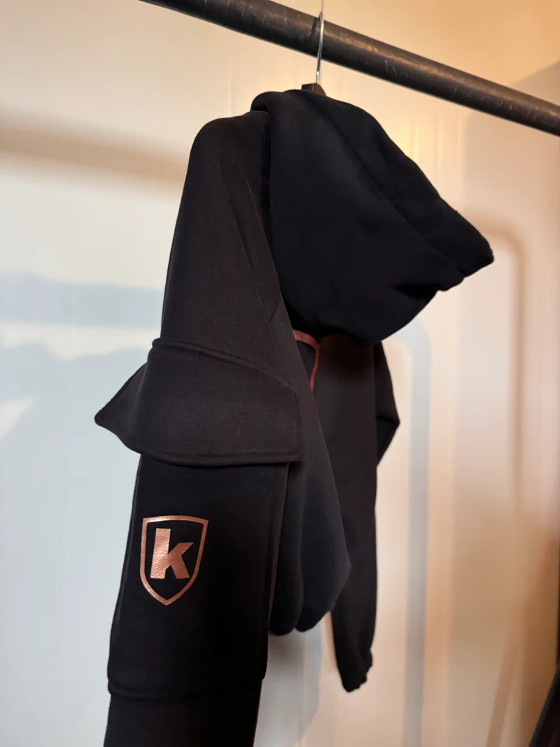K-CUSTOM PREMIUM OVERSIZE CROP - Kapuzenpullover - black mit Roségold Glanz