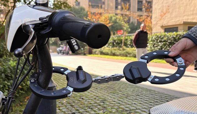 Handschellenschloss für E-Scooter und Fahrräder