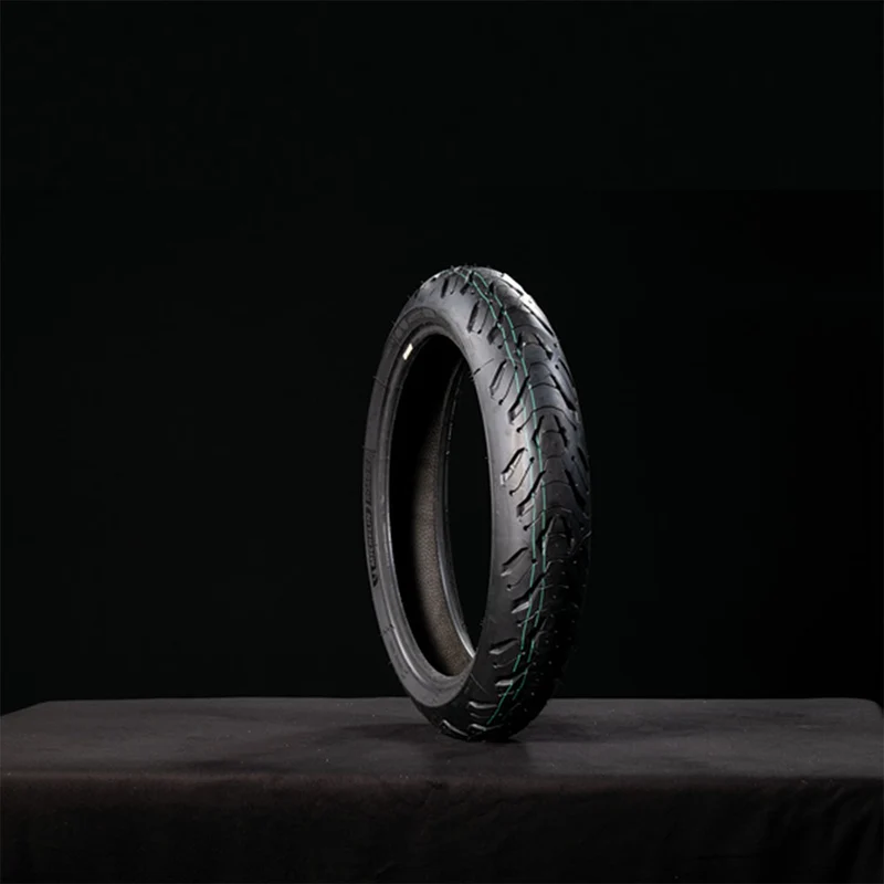Stark Varg SM - Vorderreifen Michelin Road 6 120/70-17 58W