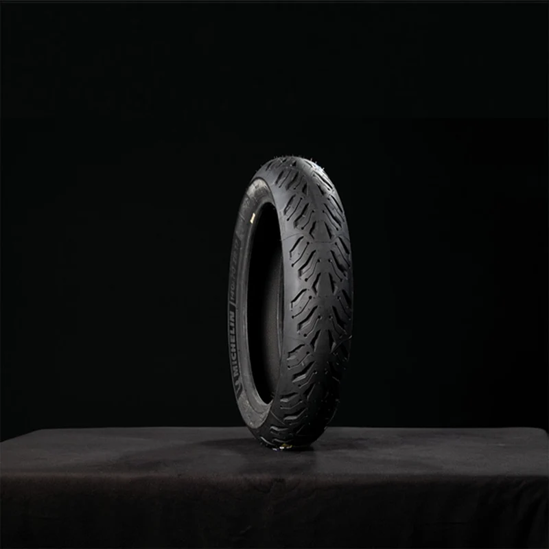 Stark Varg SM - Hinterreifen Michelin Road 6 140/70-17 66W