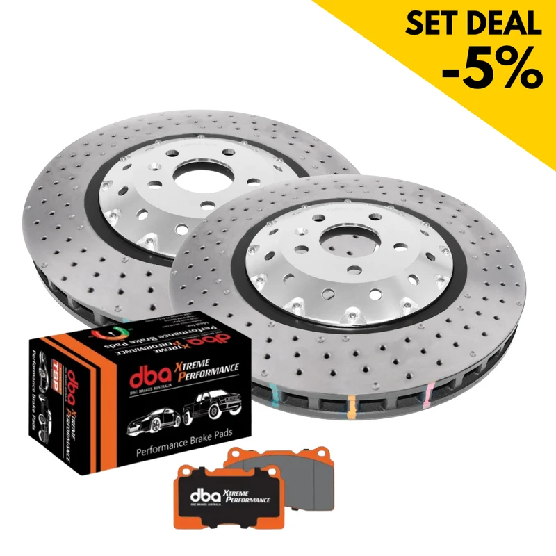 DBA Vorderachs Bremsen Set gelocht - Bremsscheibe + Bremsbeläge für Audi RS3 8V FL - Limousine (2x DBA53004SLVXD, DB15005XP)