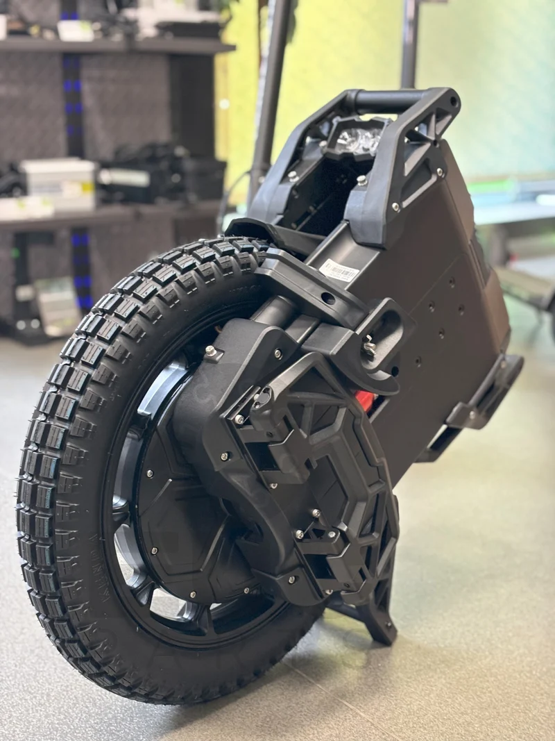 Electric Unicycle LeaperKim Lynx 66 lbs 50S battery
