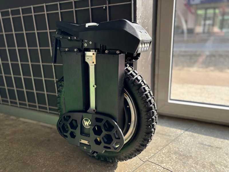 Electric Unicycle Begode T4 Version 5 with metal battery box