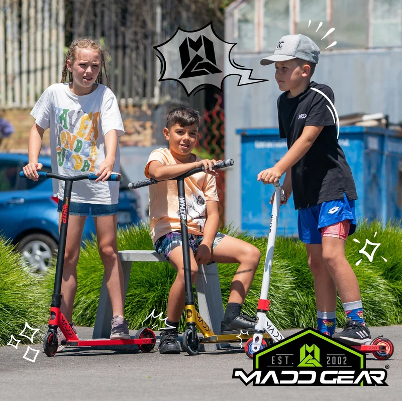 MGX Shredder Stunt Scooter - Black Green