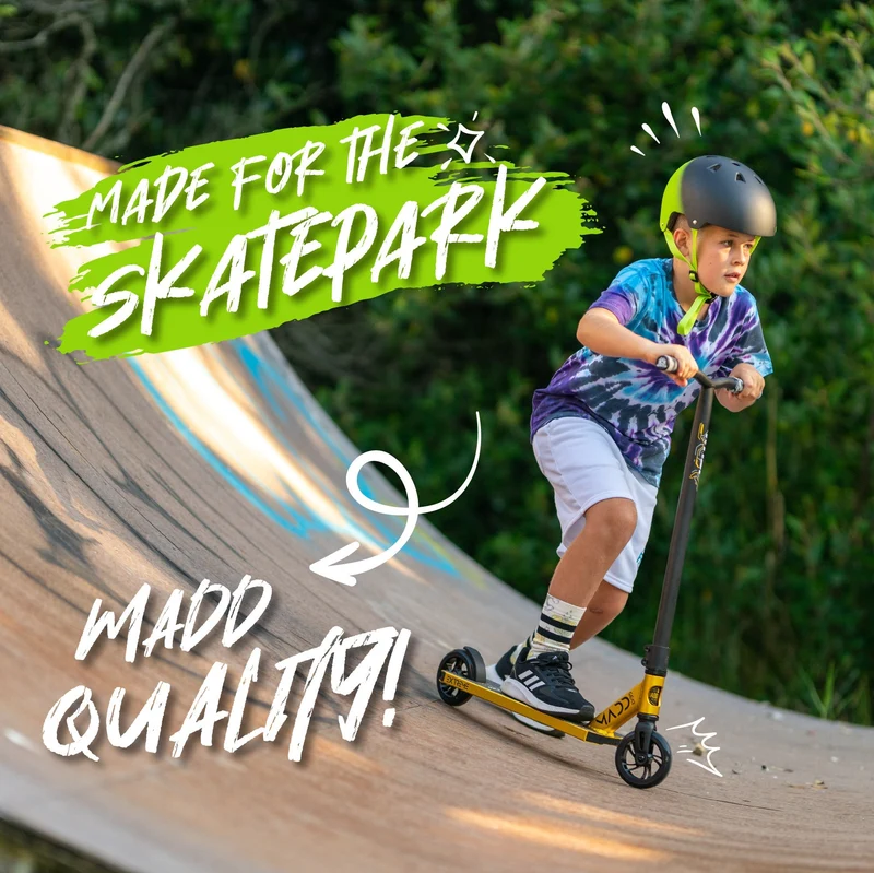 MGX Shredder Stunt Scooter - Black Green