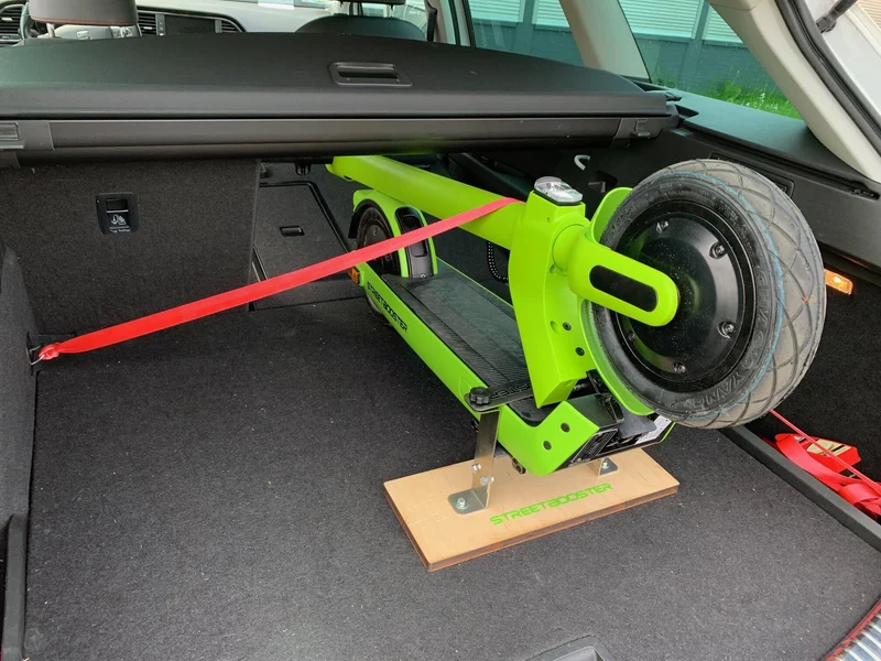 Kfz-Kofferraumhalterung für deinen STREETBOOSTER (One/Two)