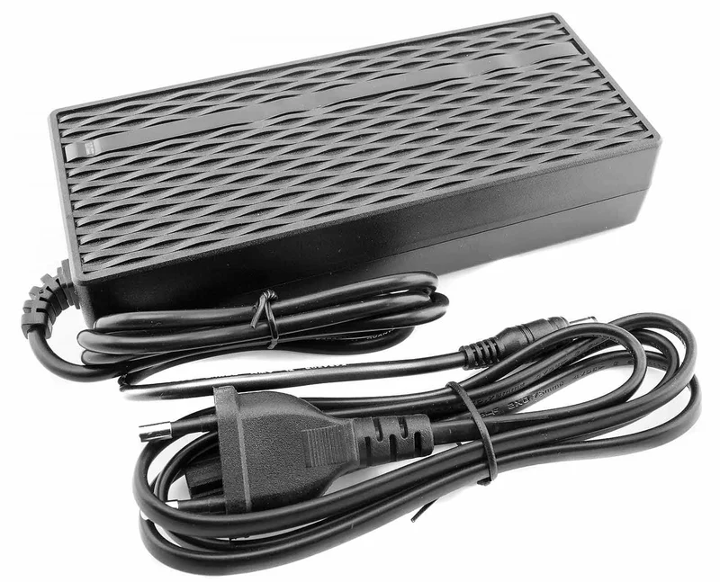 SXT Light Plus V Ladegerät 41,5 V / 3,0 A