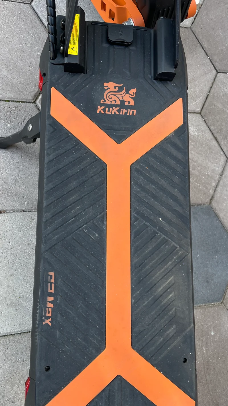 Használt KuKirin G2 MAX elektromos roller (Újszerű állapot)