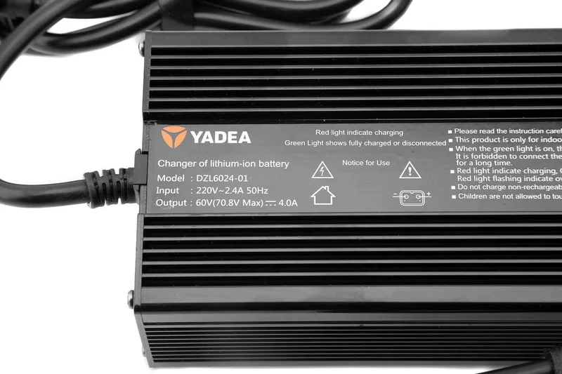 Ladegerät 70,5 V / 4,0 A