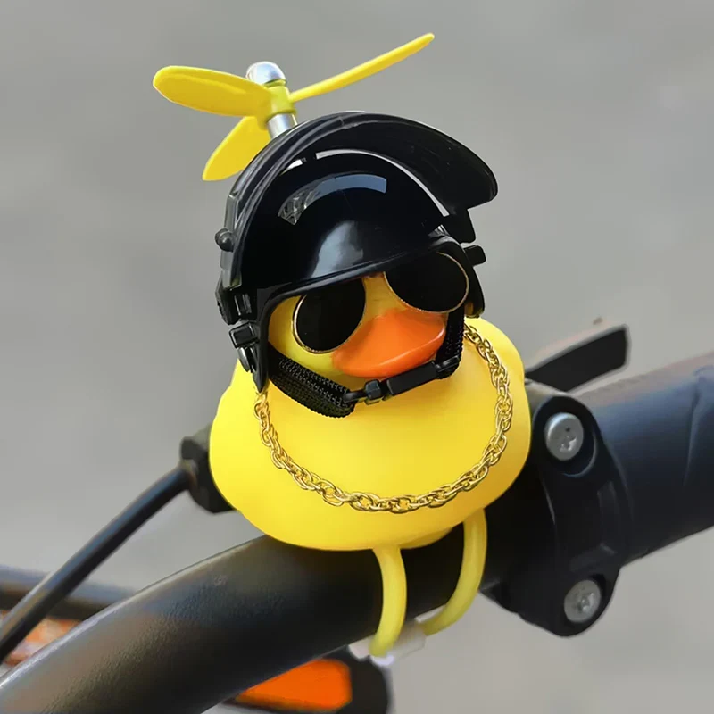 LED E-Scooter Ente mit Helm – Lustiges Gadget mit LED & Propeller