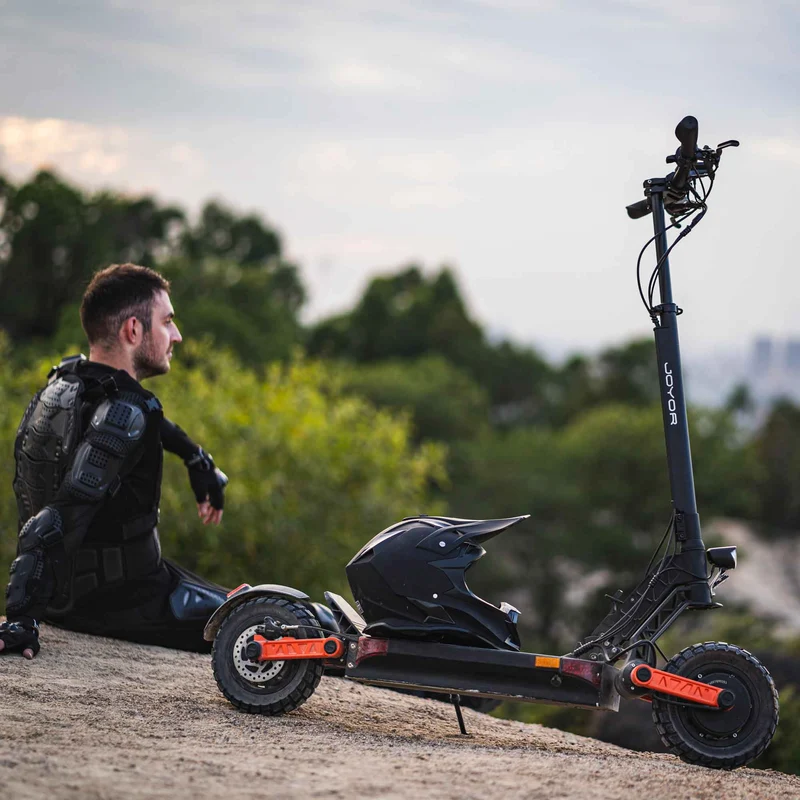 Joyor S10-S-Z Electric Scooter - 2000W Motor Power 70km Range + inner tube + tool