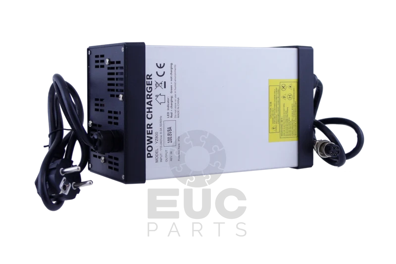 Fast Charger 100,8V, 8A 5 pin