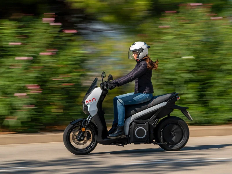 SEAT MÓ 125 Elektroroller Menorca White, Vorführfahrzeug