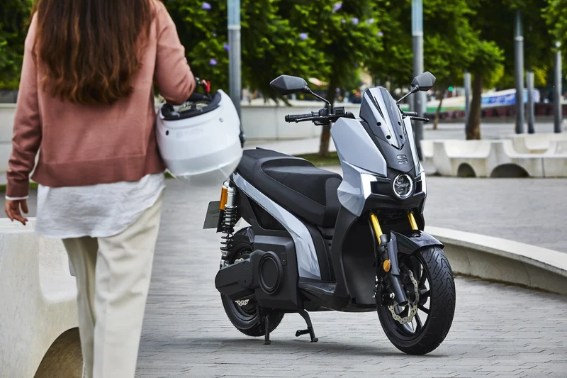 SEAT MÓ 125 Performance Elektroroller Barcelona Grey